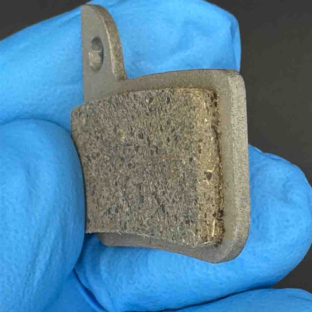 Quiet Sram asymmetric disc brake pads Titanium