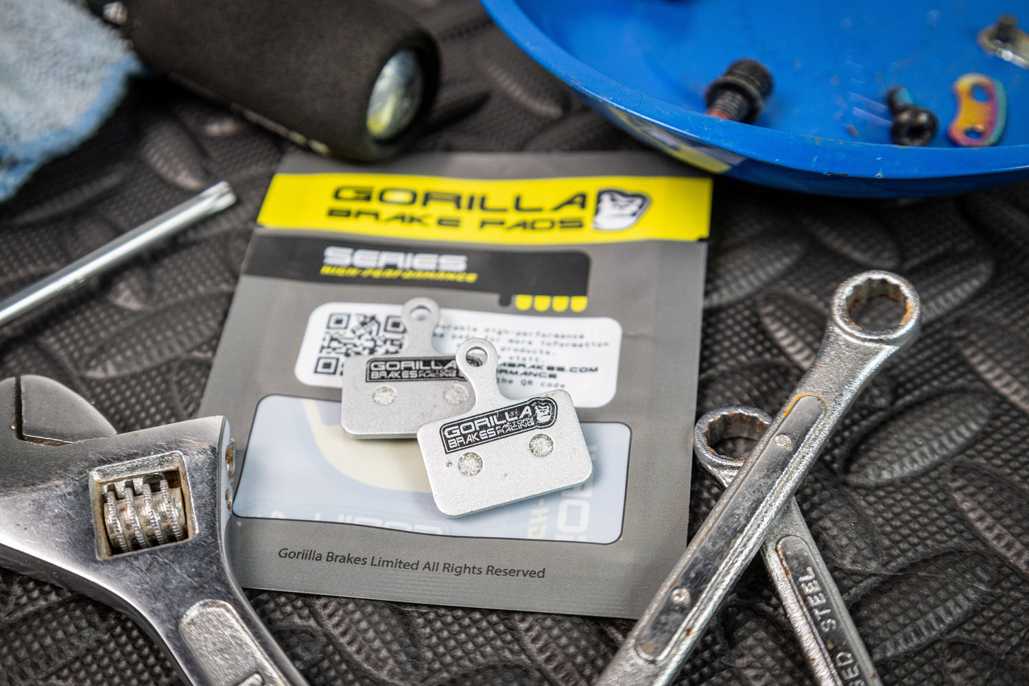 SHIMANO compatible organic disc brake pads for mountain and road bikes – quiet, low-wear performance